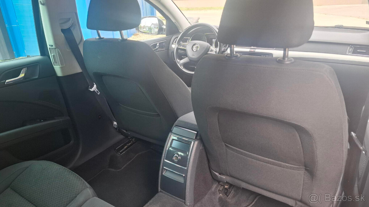 Škoda Superb Combi 1.6 TDI Greenline - 10