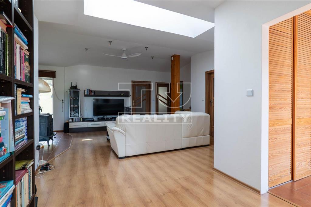 NA PREDAJ EKOLOGICKÝ A SEBESTAČNÝ RODINNÝ DOM V... - 10