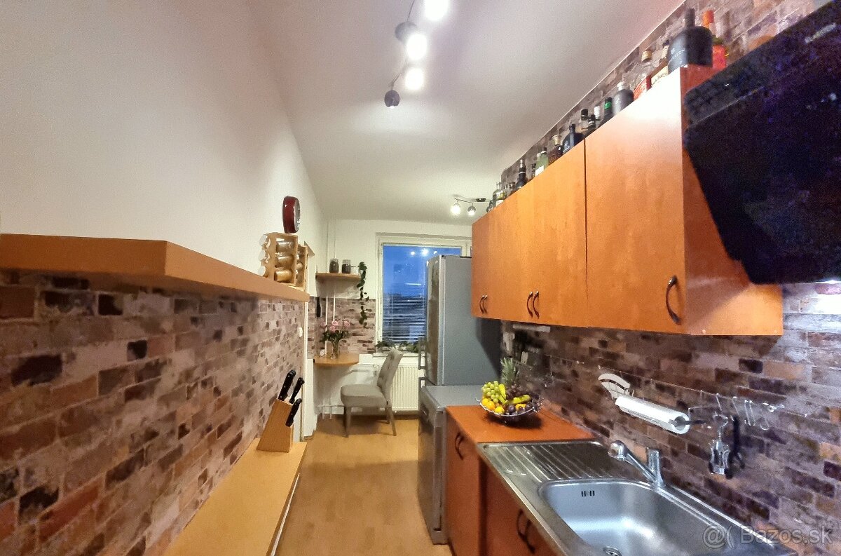 PREDAJ- VEĽKÝ 3 IZBOVÝ BYT-2 loggie BLÍZKO CENTRA - 10