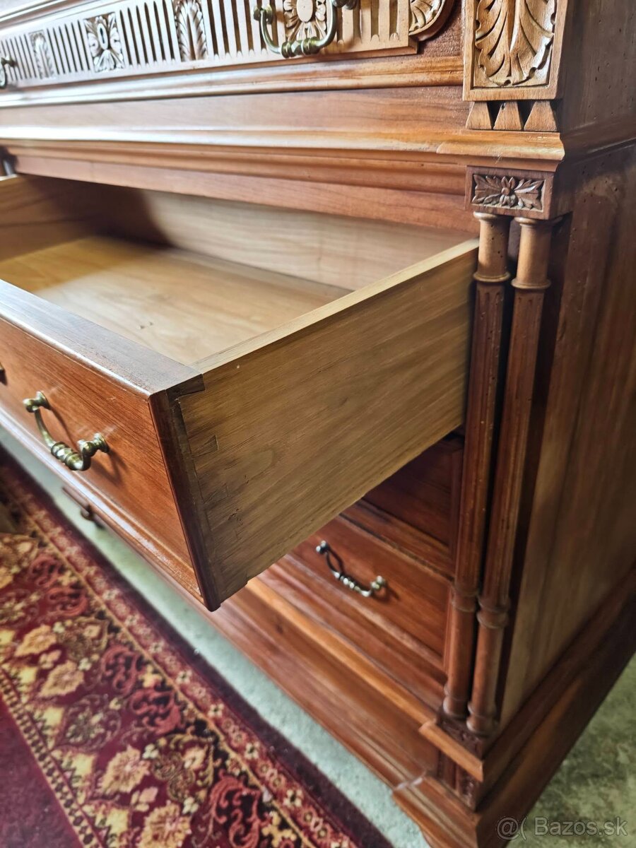 Starožitná komoda - 10