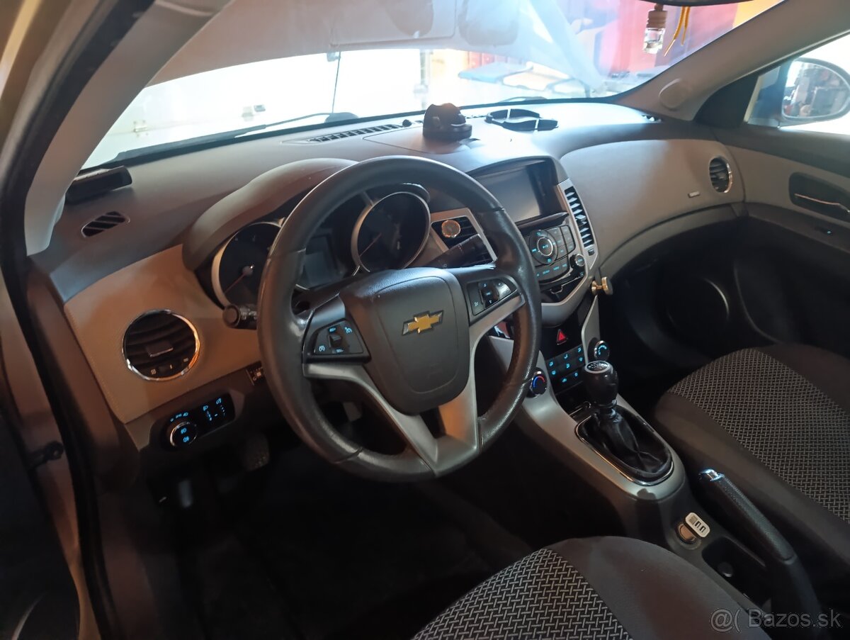 Chevrolet Cruze 1,6 Benzin + LPG - 10