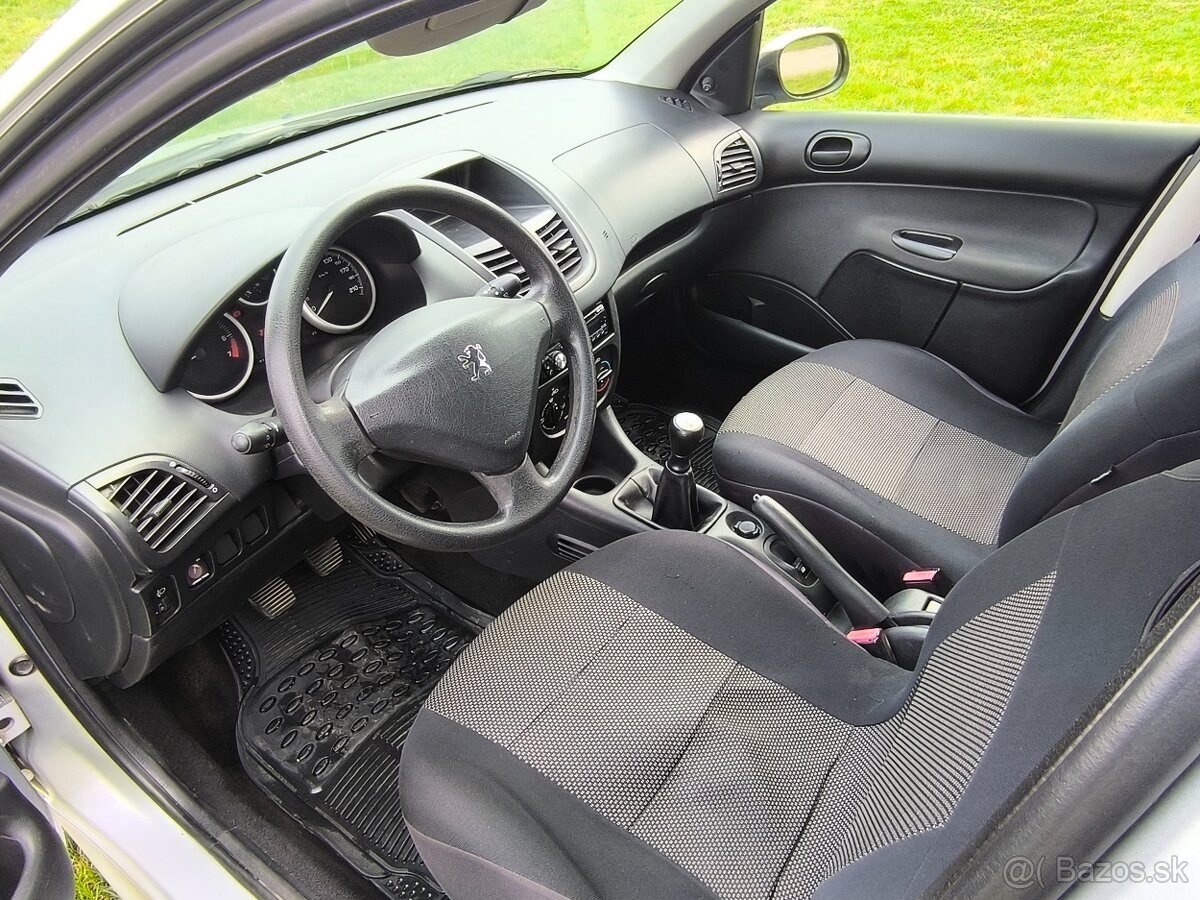 Peugeot 206+ - 10