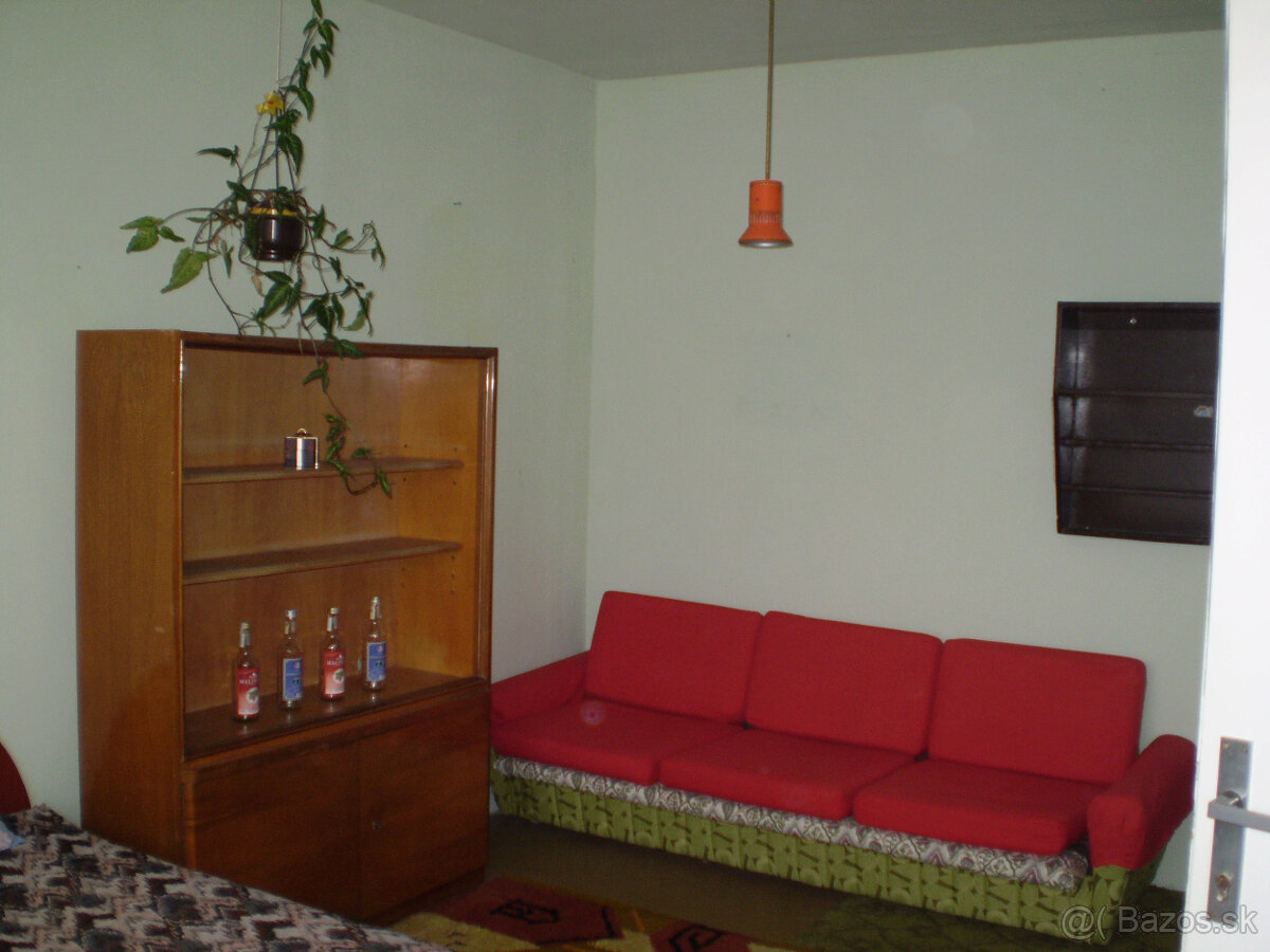 PRIESTRANNÝ 2 IZBOVÝ BYT ŠIPICE - KRUPINA - VOĽNÝ - 10