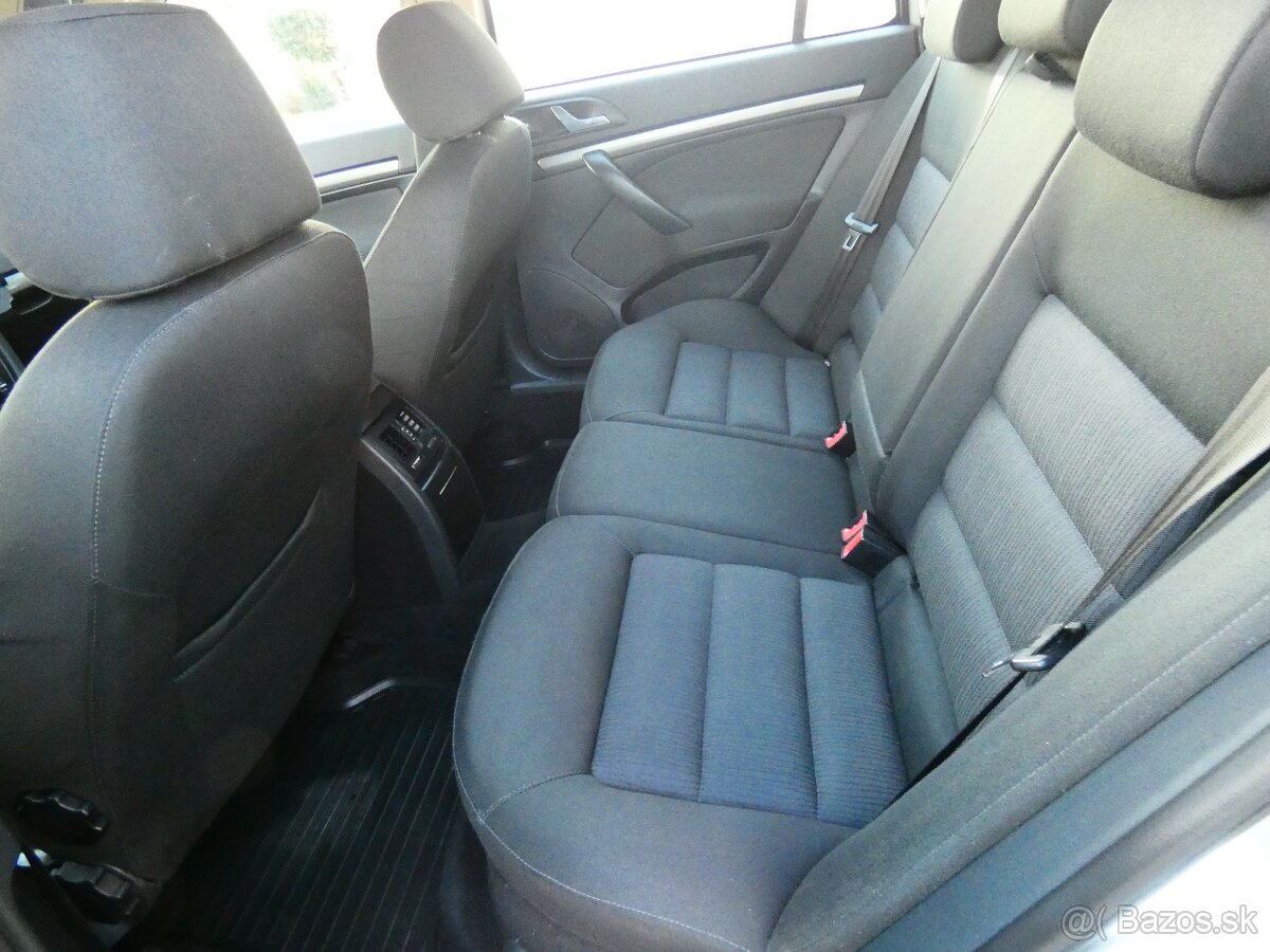 Škoda Octavia II Combi II 4x4 , Elegance - 10