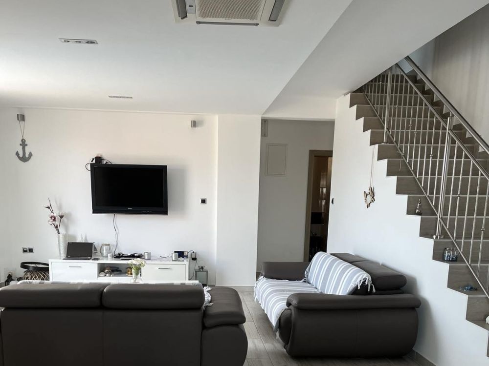 Vila s bazénom len 50 metrov od mora, pri Trogire Chorvátsko - 10