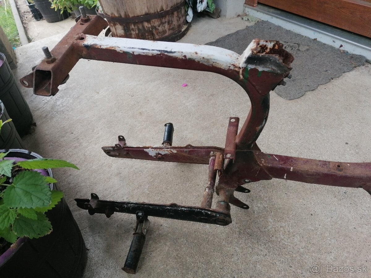 Predám rám so zadnou vidlicou na Jawa 20, 21, 05 pionier - 10