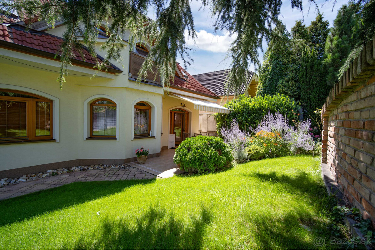 Predaj 2podlažný 6izb. rod.dom s dvoj garážou na Kozáck - 10