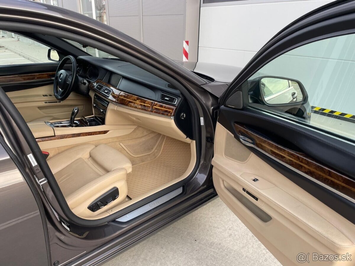 BMW Rad 7 740Xd F01 X-drive Facelift - 10