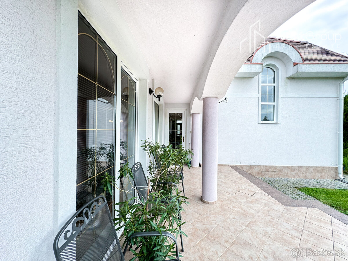 ZNÍŽENÁ CENA 6- IZBOVÝ RD S DVOJGARÁŽOU,VEĽKÝ POZEMOK 1,65ha - 10