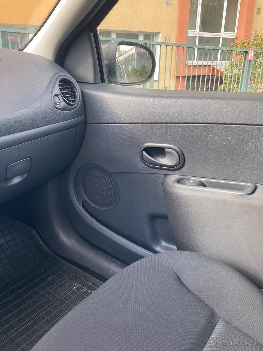 Renault clio 3 1,5 dCi 2miestne - 10