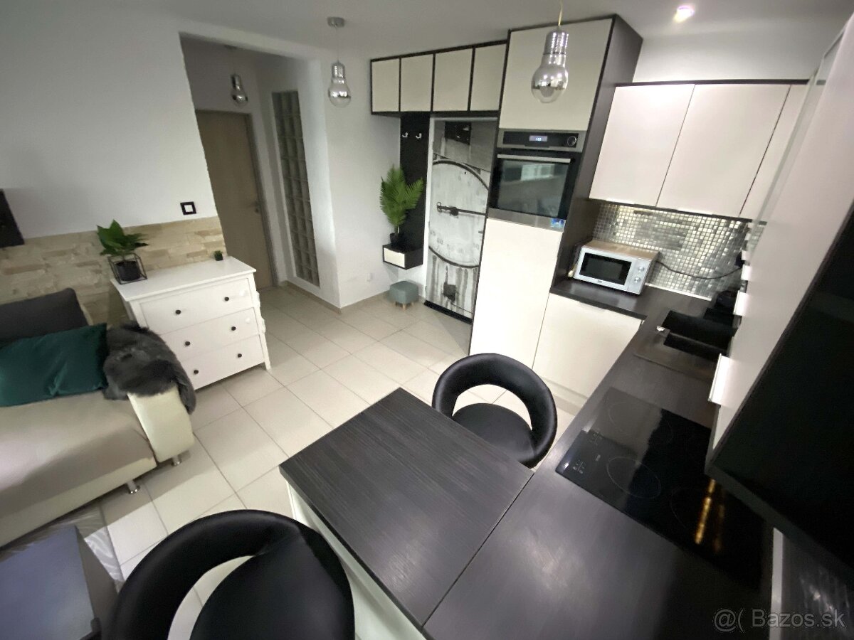 moderný 2kk s balkónom v centre Žiliny - 10