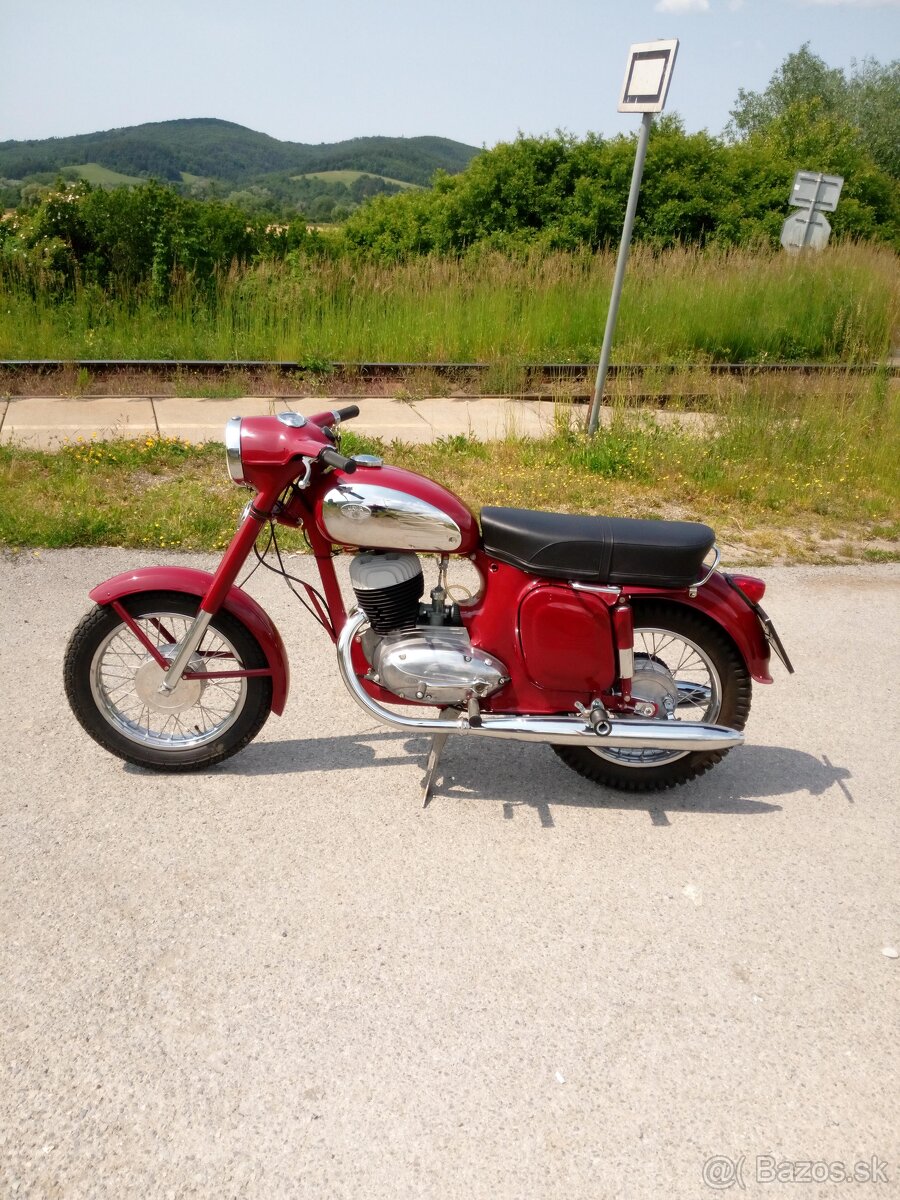 Jawa 250, 559 - 10