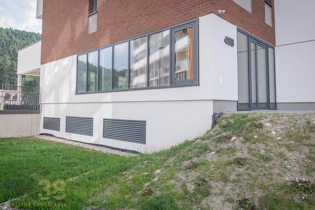 Na predaj – priestranné obchodné priestory - 10