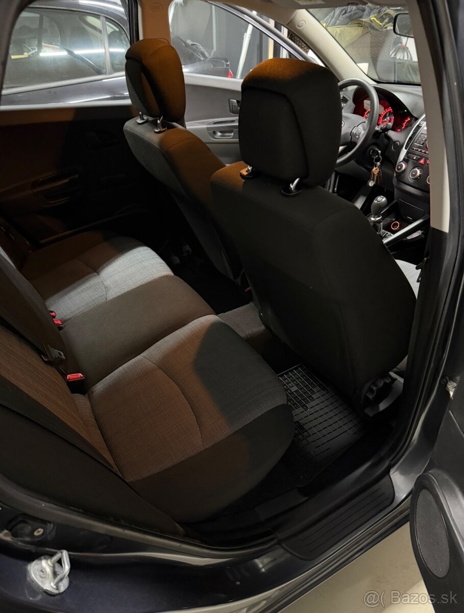 KIA Ceed 1.6 CRDi - 10