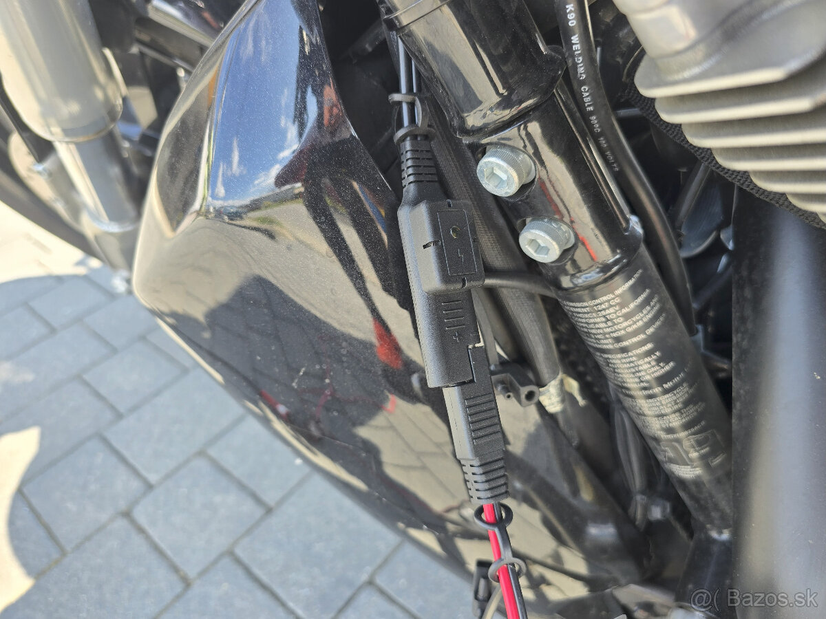 HARLEY DAVIDSON V-ROD MUSCLE - 10