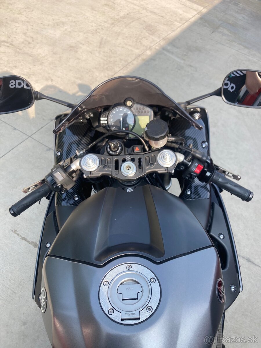 Yamaha R1, Big Bang, Facelift - 10