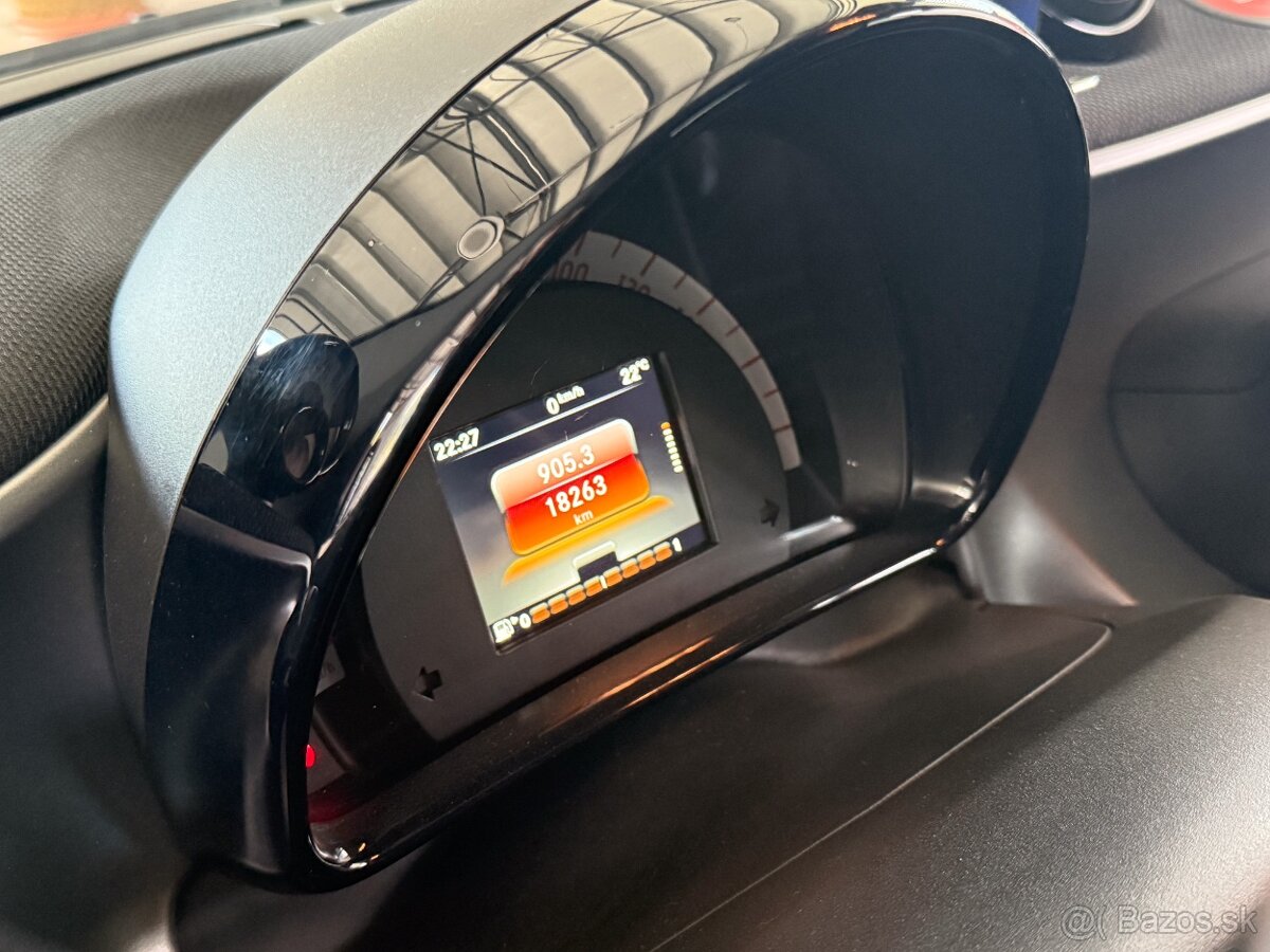 SMART FORTWO COUPÉ 0.9T AUTOMAT | IBA 18 200 km | TOP STAV - 10