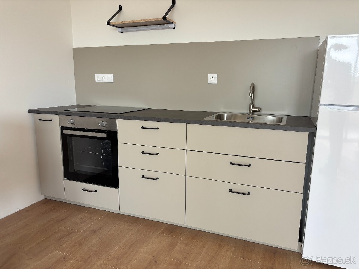 Jednoizbový byt - Mikovíniho 23 - 10