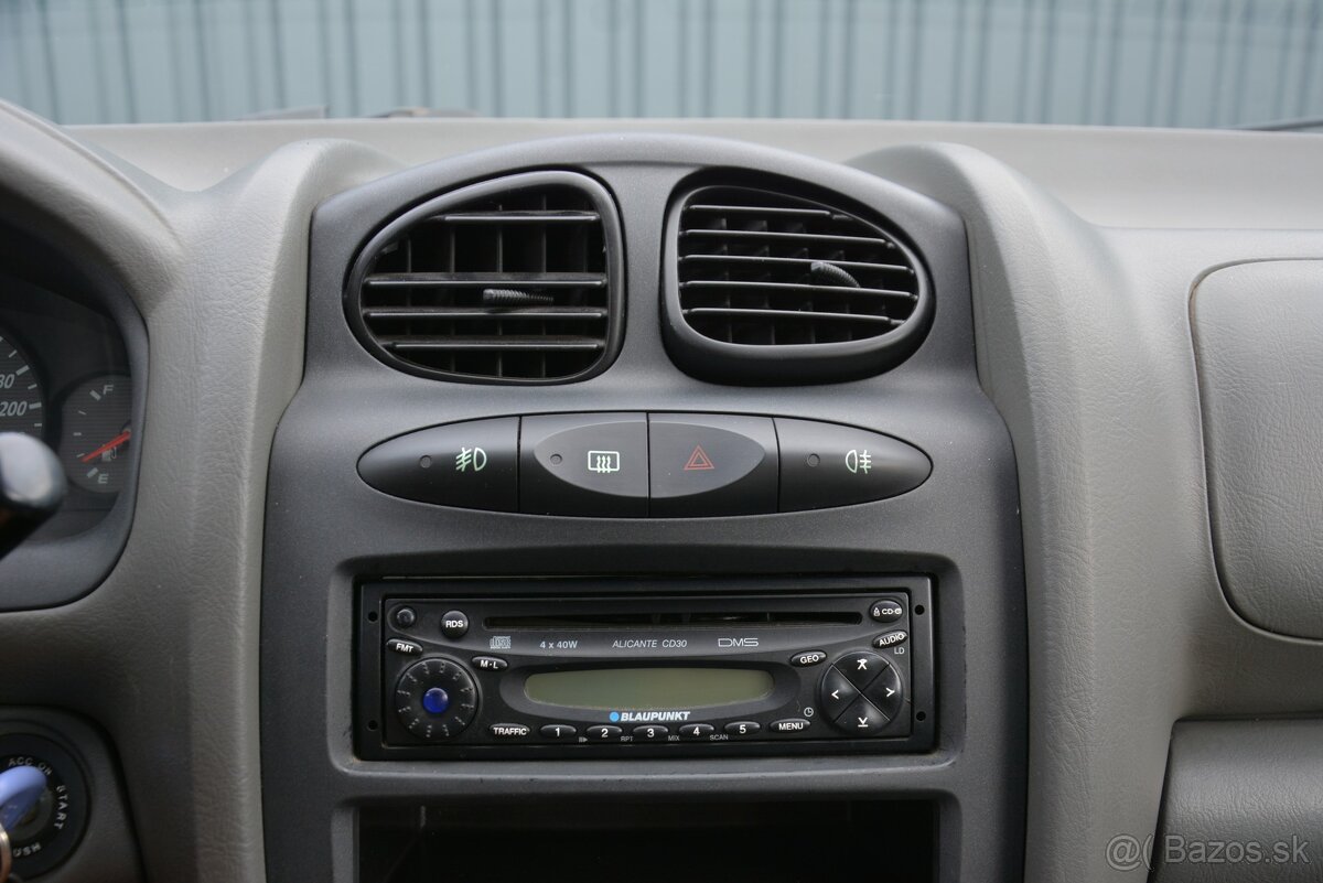 Hyundai Santa Fe 2.70 i 4WD - 10