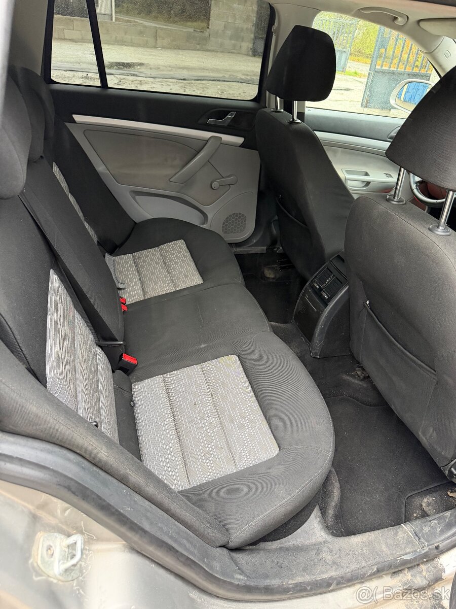 Škoda Octavia Combi 2.0 TDI FL - 10