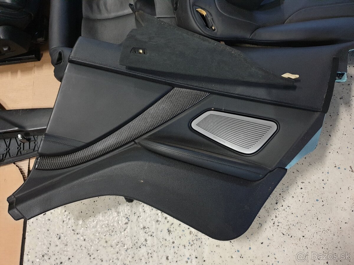 Interier M6 black - 10