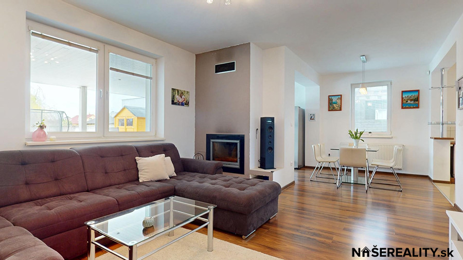 Na predaj: Moderný 5-izbový rodinný dom s bazénom, záhradou - 10