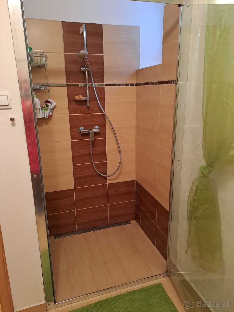 Na predaj 3-podlažná chata 390 m², Striebornica - 10