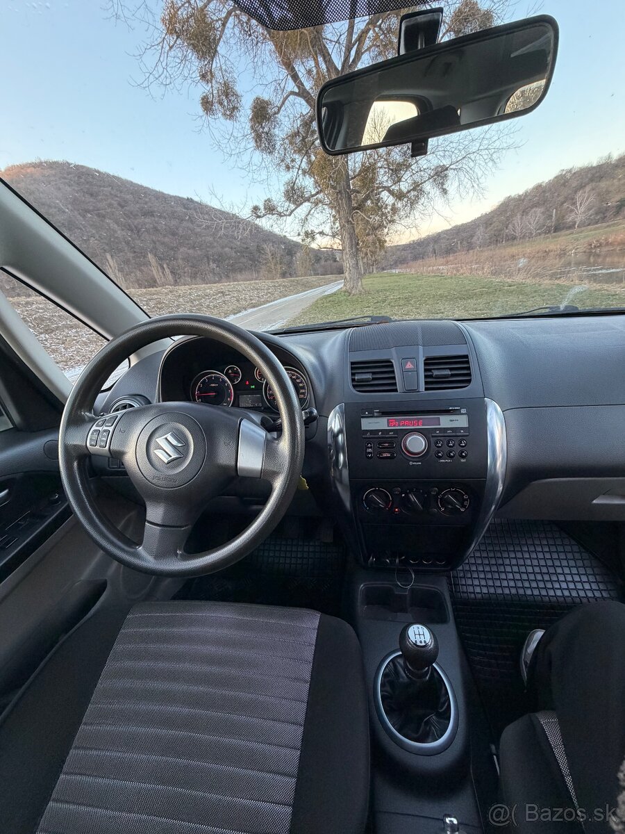 predám Suzuki SX4 1.6 benzín - 10