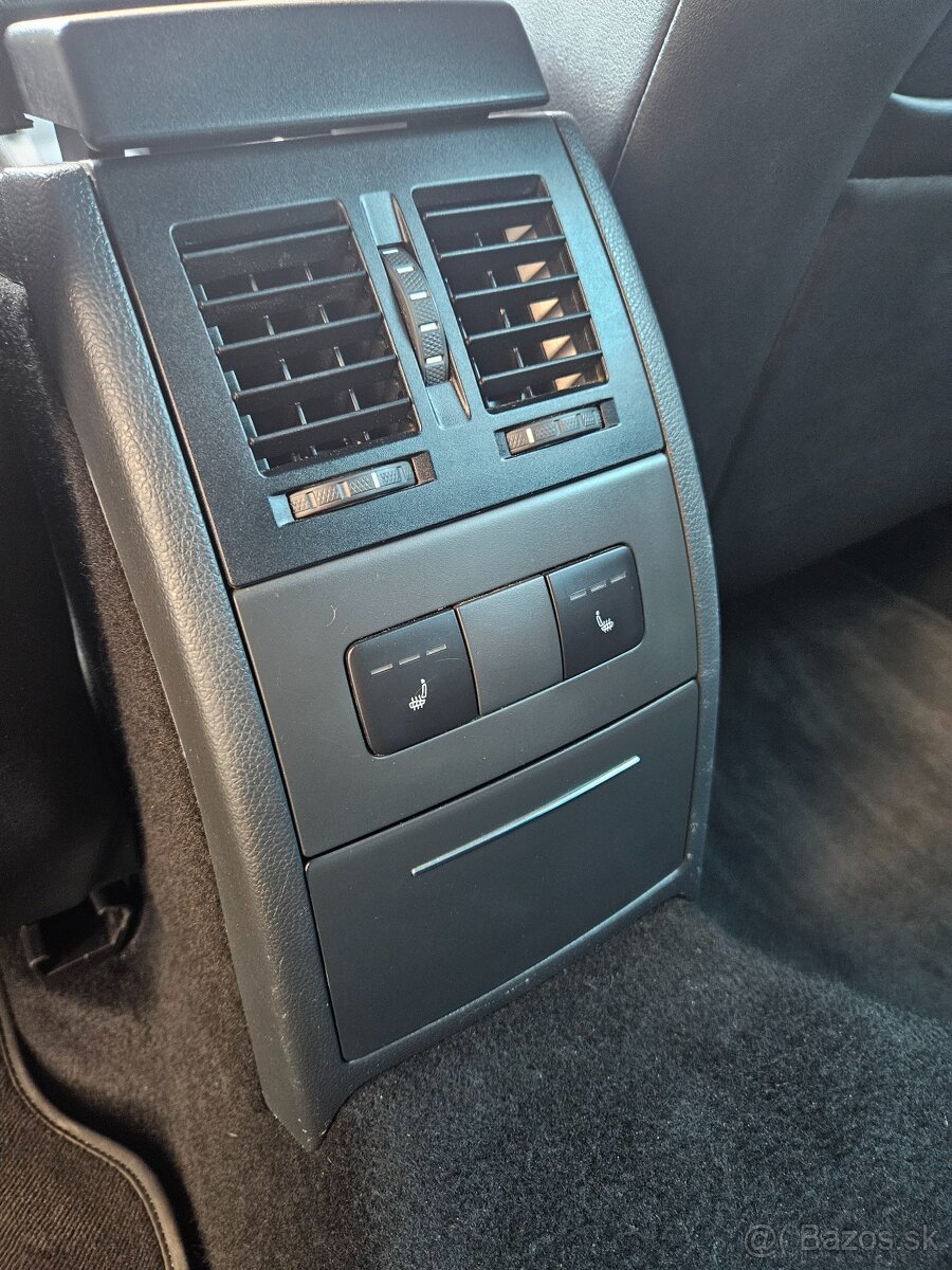 Skoda Octavia Combi 2.0TDI CR RS - 10