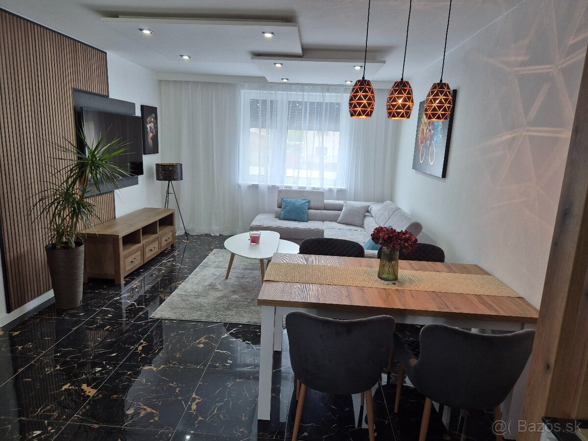 4-IZBOVÝ RADOVÝ RODINNÝ DOM - 10