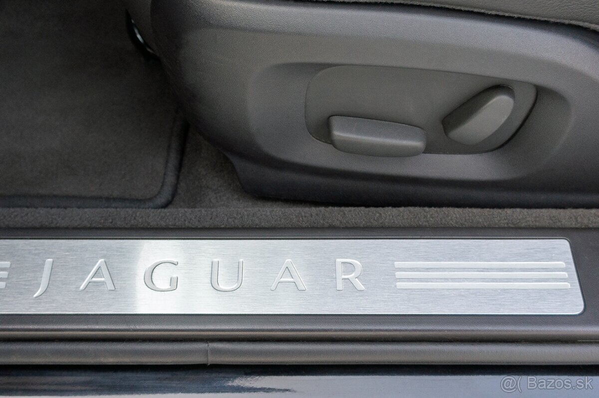 Jaguar XF 2.2D Sportbrake - 10