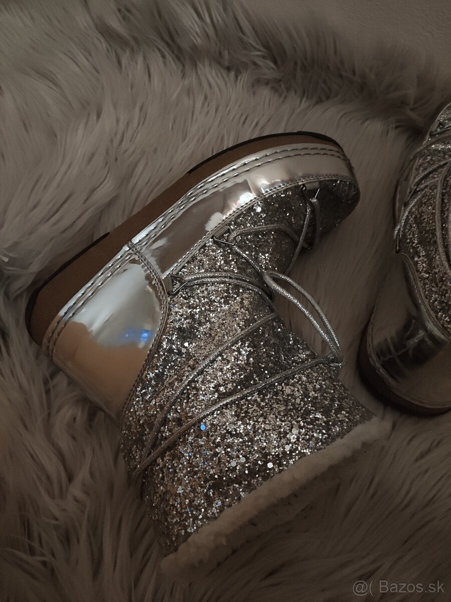 Strieborné / sivé trblietavé snehule - 10