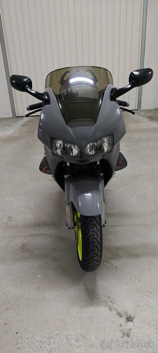 Honda VFR 800 FI 2001 - 10