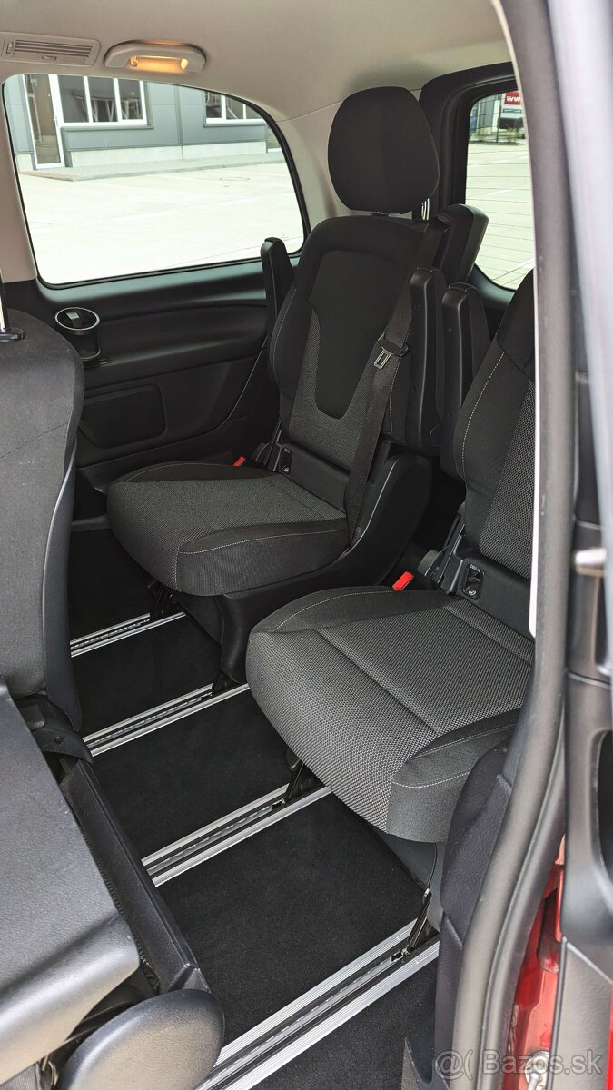 Mercedes v class trieda v 200d compact 7-miestny - 10