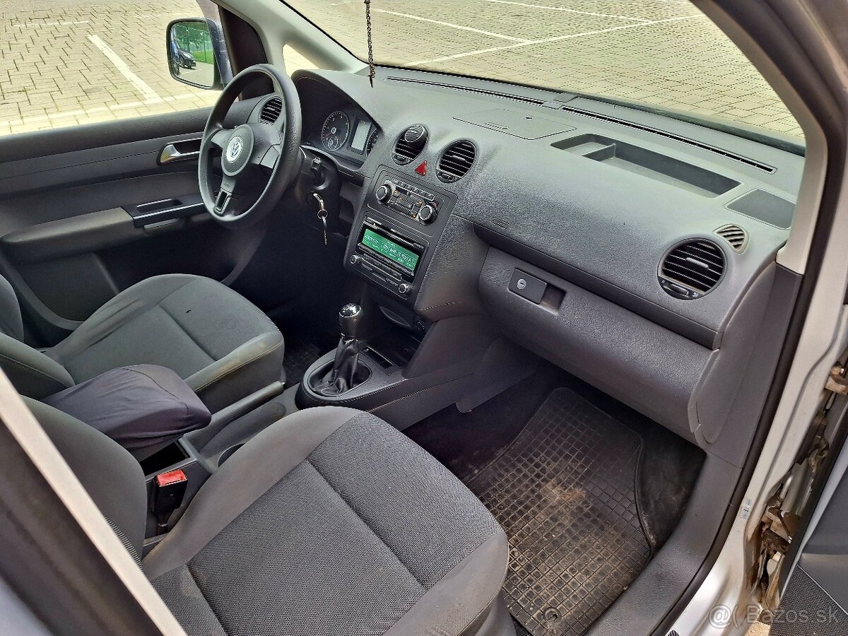 Volkswagen Caddy 1.6 TDI Maxi Long 7miestna - 10