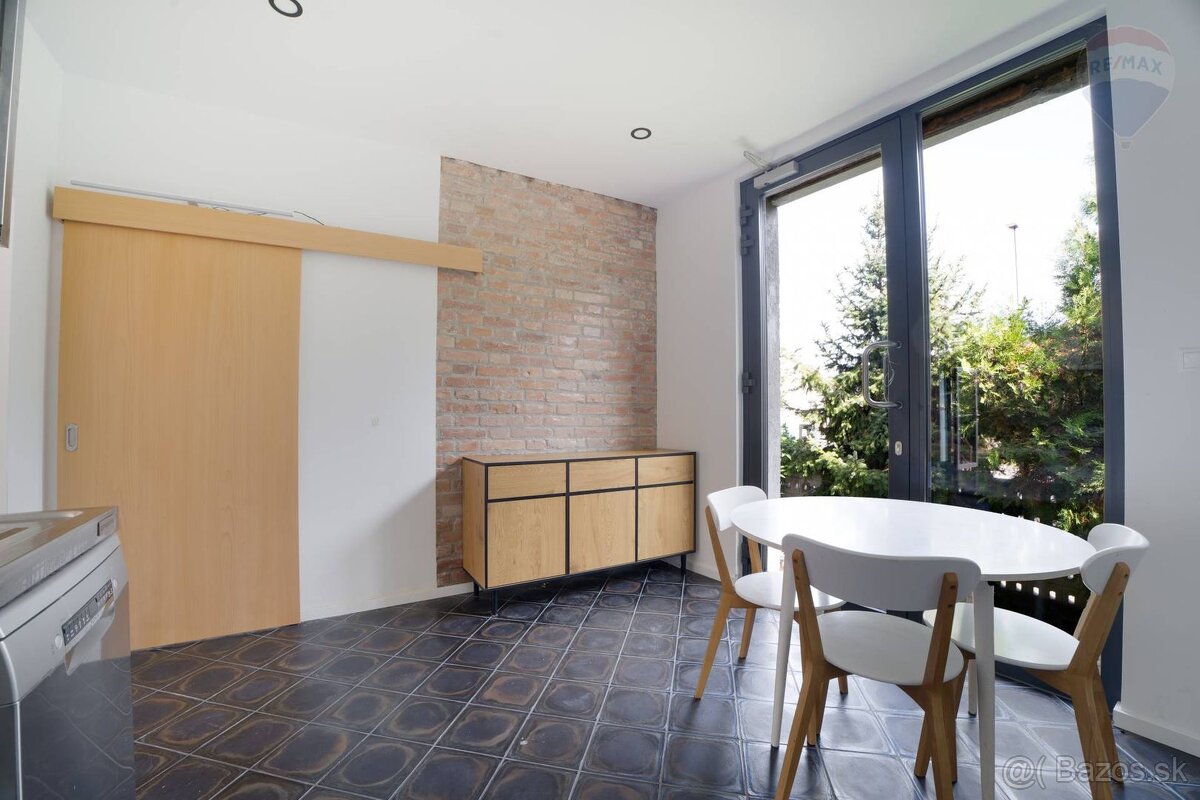 Zrekonštruovaný 5 izbový Rodinný dom s garážou a záhradou - 10