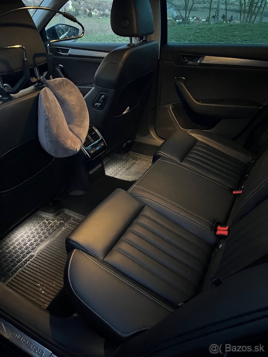 Škoda Superb Combi 2.0TDi 2021 - 10