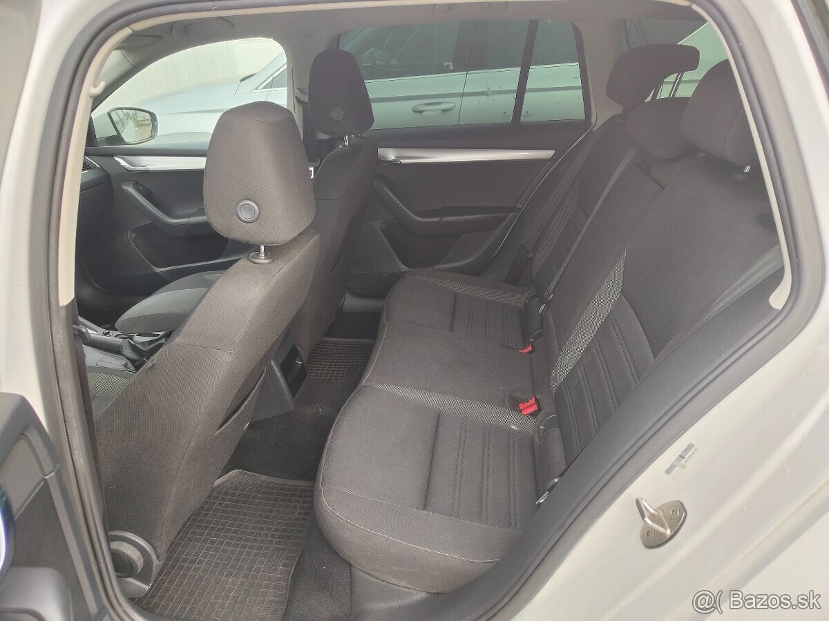 Škoda Octavia Combi 2.0 TDI Drive DSG - 10