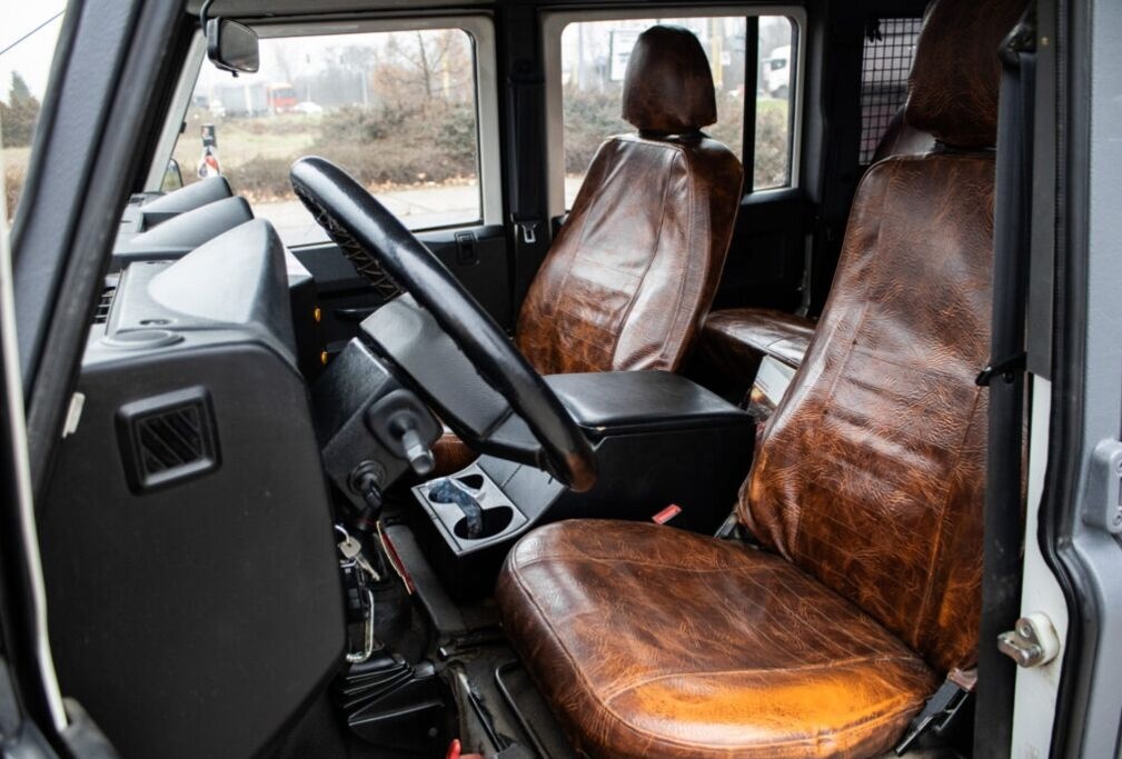 Land Rover Defender 110 SW, 90kW, (2007) - 10