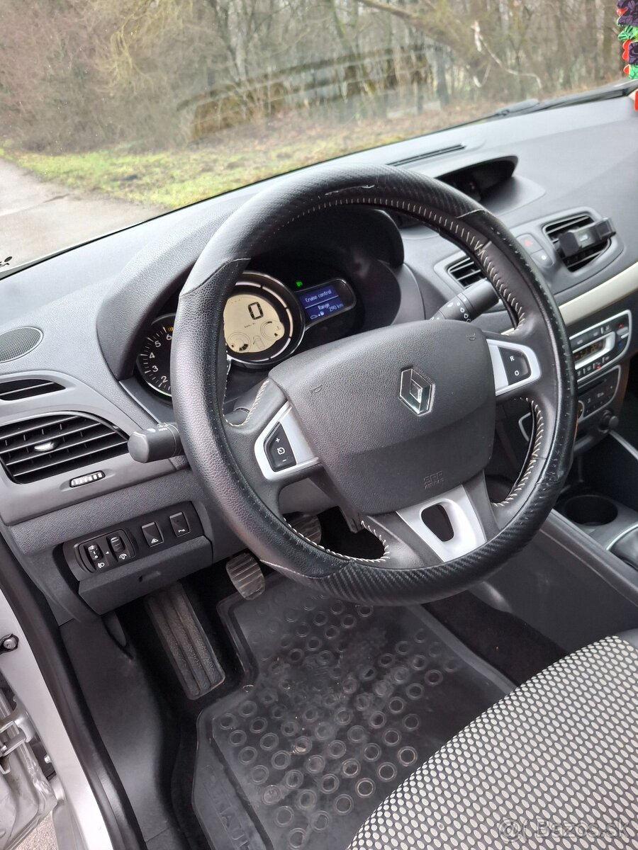 Predám renault fluence 1.6 benzin - 10