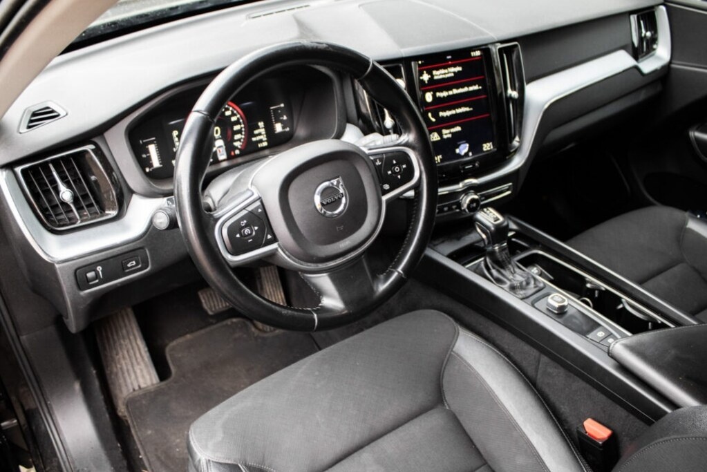 Volvo XC60 D4 Momentum, 140kW (2019) - 10