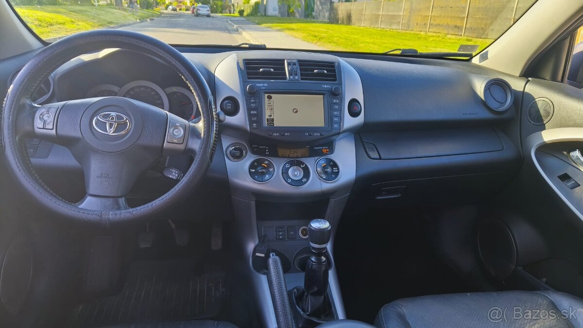 TOYOTA RAV4 2.2 D-4D - 10