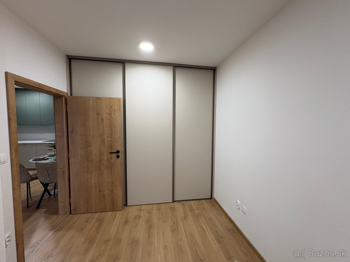 Predám moderný zariadený trojizbový byt v Galante (west) - 10