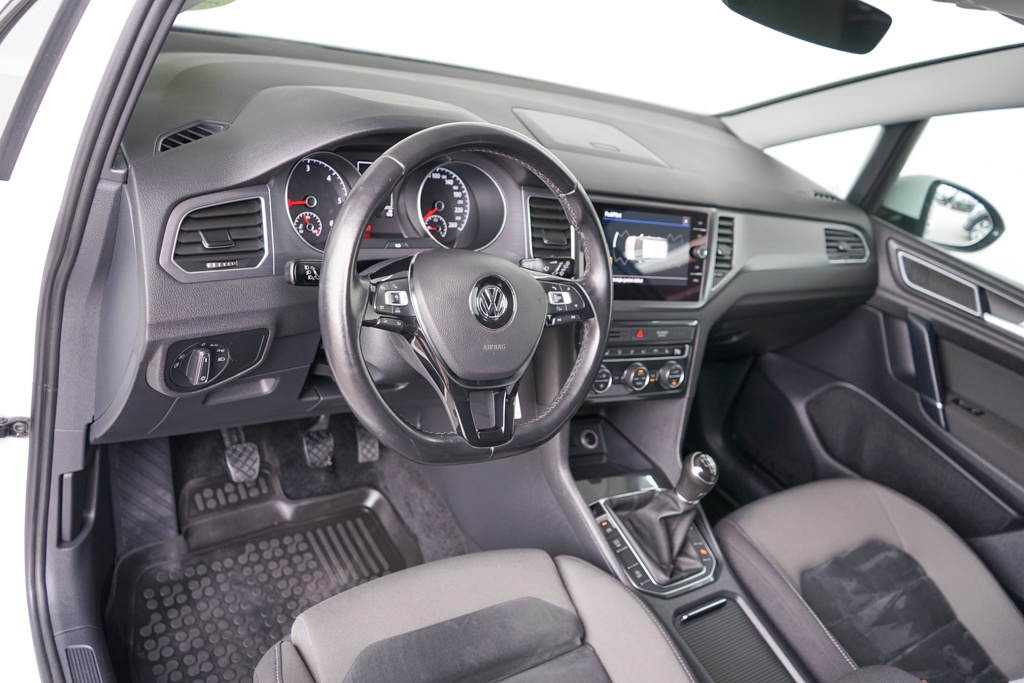 26-Volkswagen, Golf, 2018, nafta, 1.6 TDI Comfortline,85kw - 10
