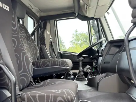 IVECO TRAKKER 360, 4x4, valník s hydraulickou rukou - 10
