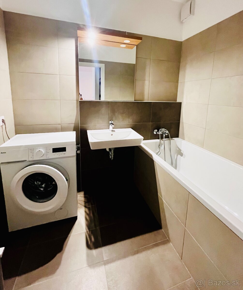 Slnečný 2-izbový byt s veľkým balkónom – Pod Vŕškami, Záhors - 10