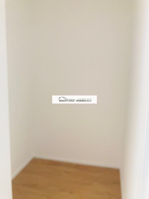 Moderný rodinný dom v obci Veľké Blahovo, Cena : 259 000,-EU - 10