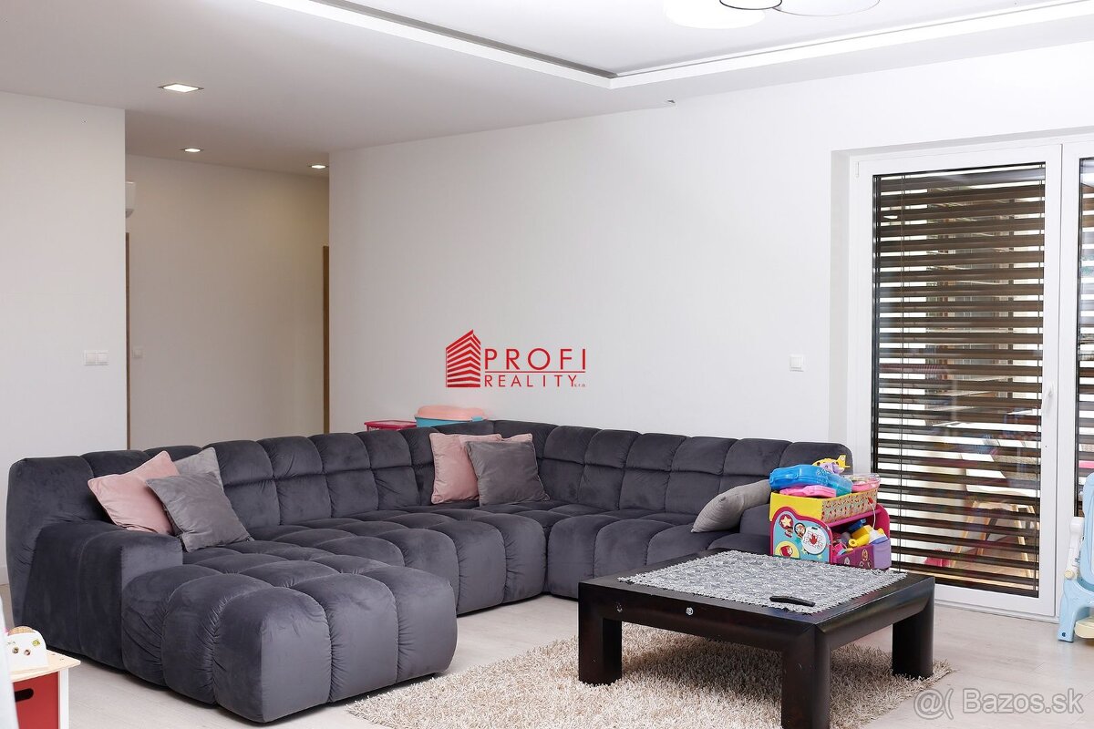 REZERVOVANÉ: Luxusný 4izbový dom s dvojgarážou - 10