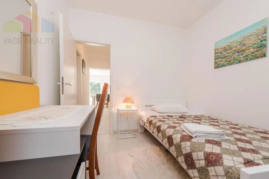 Chorvátsko -6 izbový apartmánový dom pri Zadare, Sukošan - 10