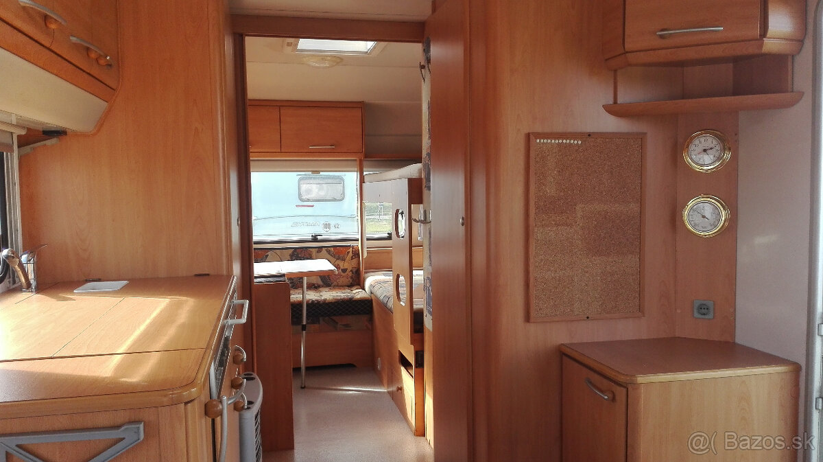 Karavan Knaus Sudwind 550+palandy - 10